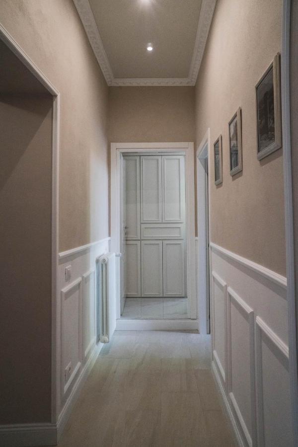 Belvedere Luxury Apartment, View On The Walls *