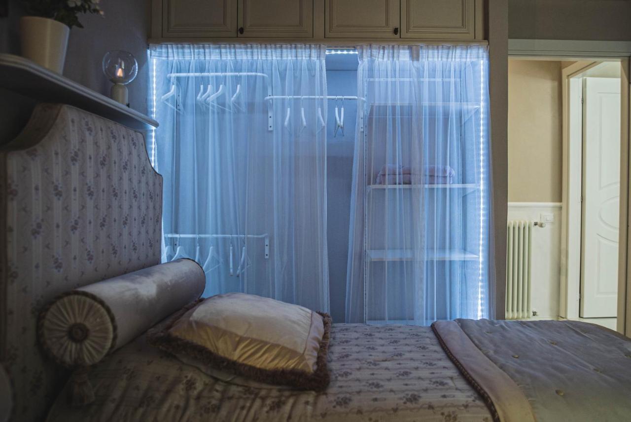Belvedere Luxury Apartment, View On The Walls *